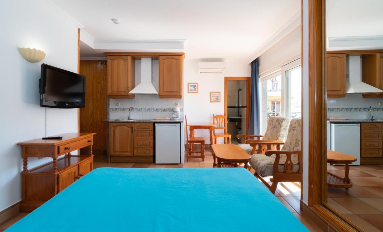 Apartamentos Leonor Carihuela Torremolinos Extérieur photo