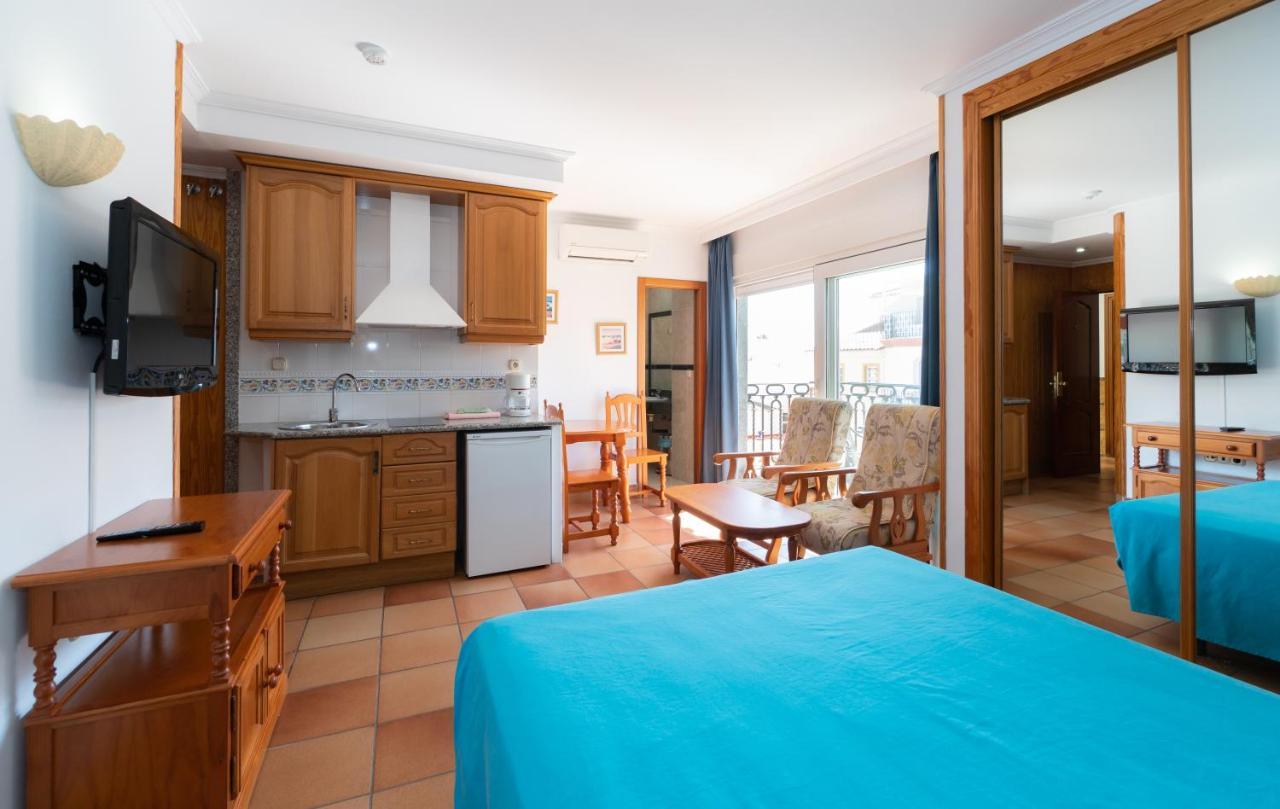 Apartamentos Leonor Carihuela Torremolinos Extérieur photo