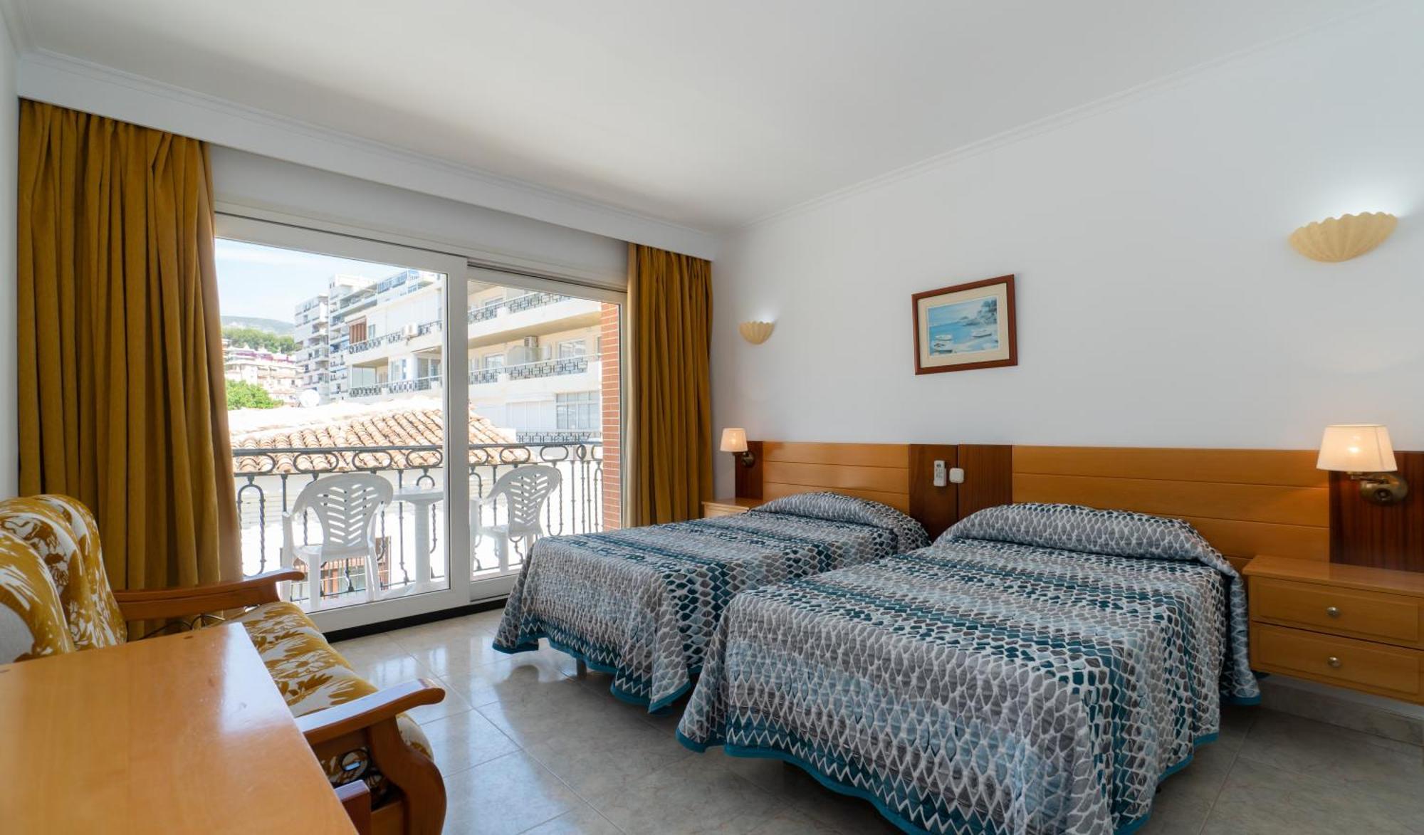 Apartamentos Leonor Carihuela Torremolinos Extérieur photo