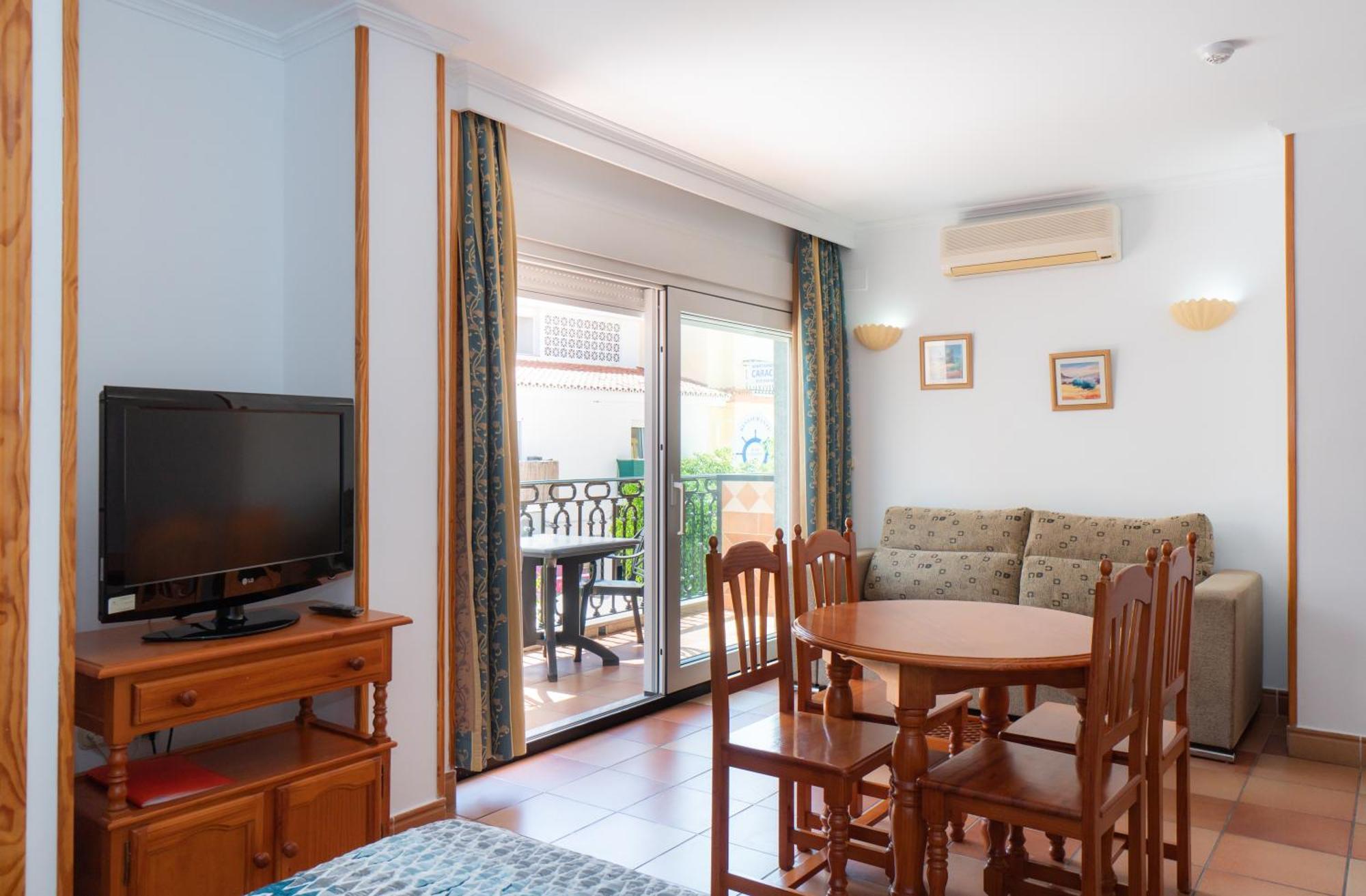 Apartamentos Leonor Carihuela Torremolinos Extérieur photo