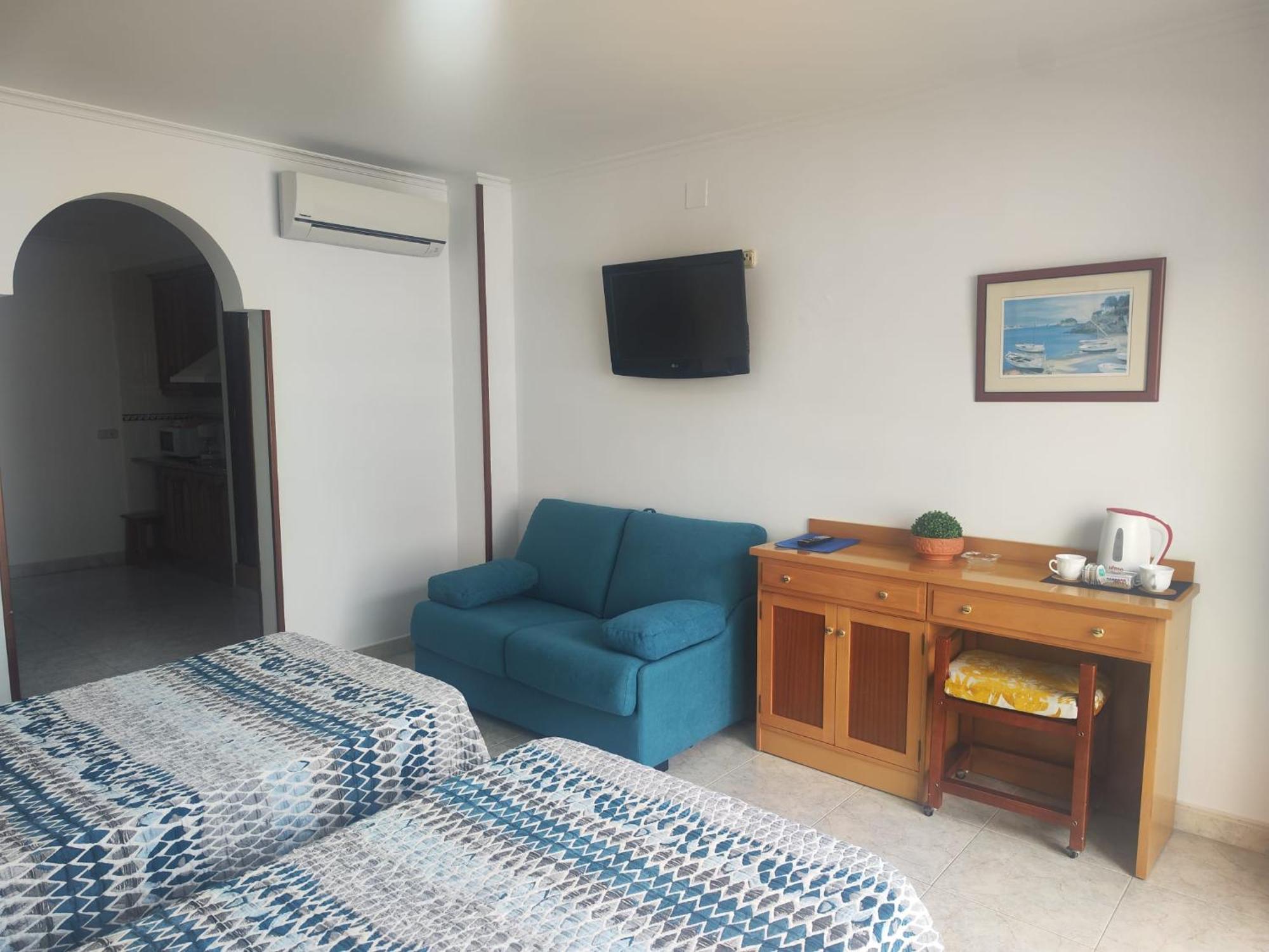 Apartamentos Leonor Carihuela Torremolinos Extérieur photo