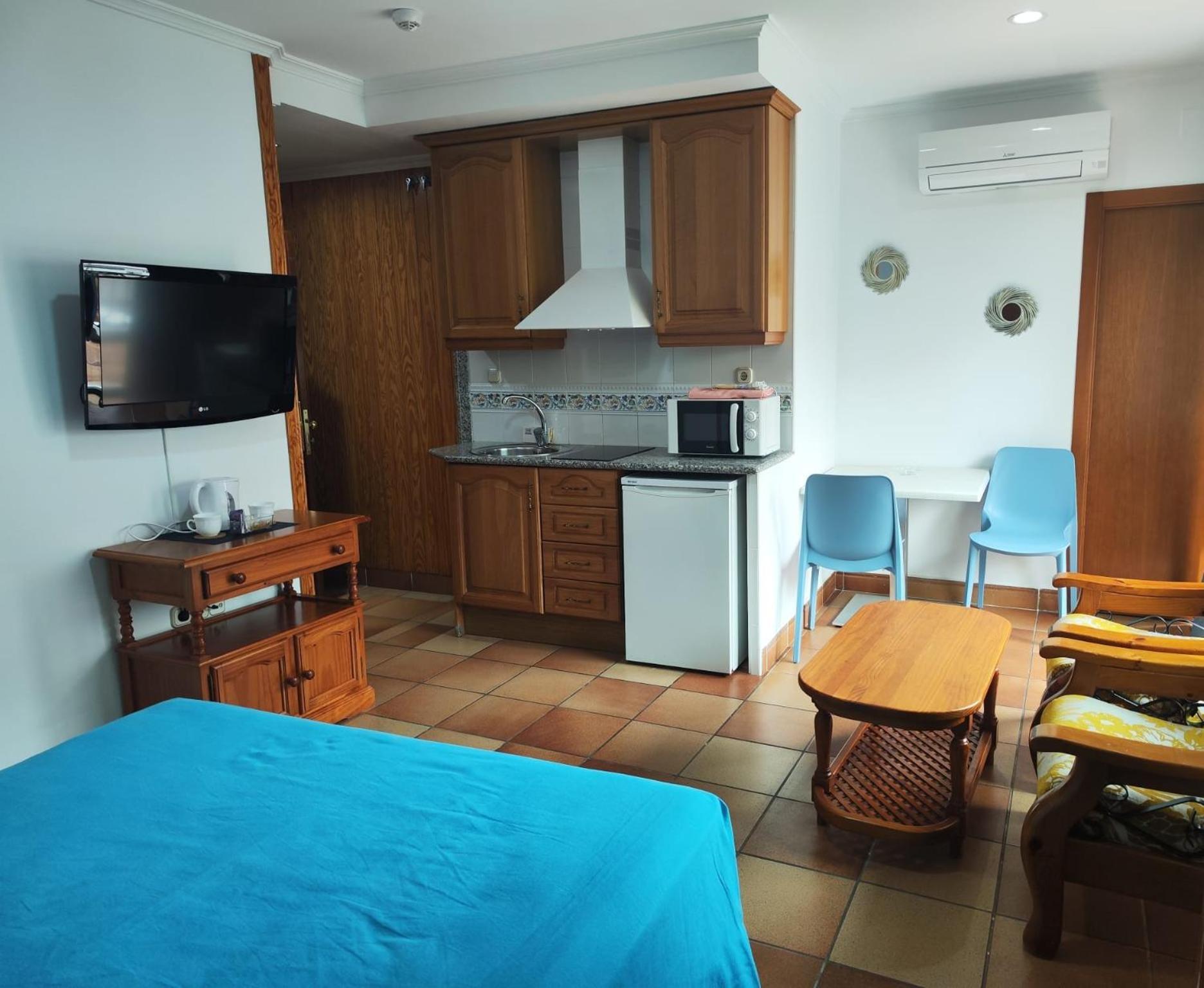 Apartamentos Leonor Carihuela Torremolinos Extérieur photo