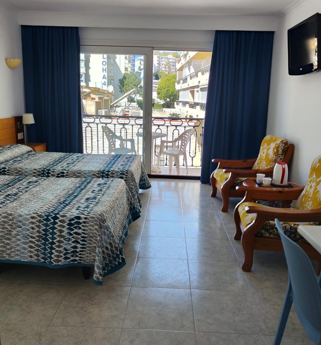 Apartamentos Leonor Carihuela Torremolinos Extérieur photo