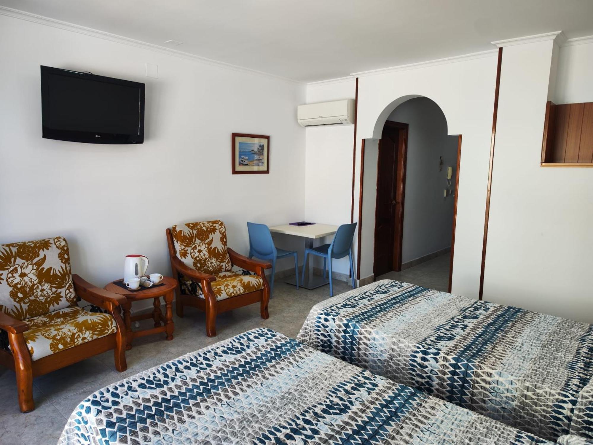 Apartamentos Leonor Carihuela Torremolinos Extérieur photo