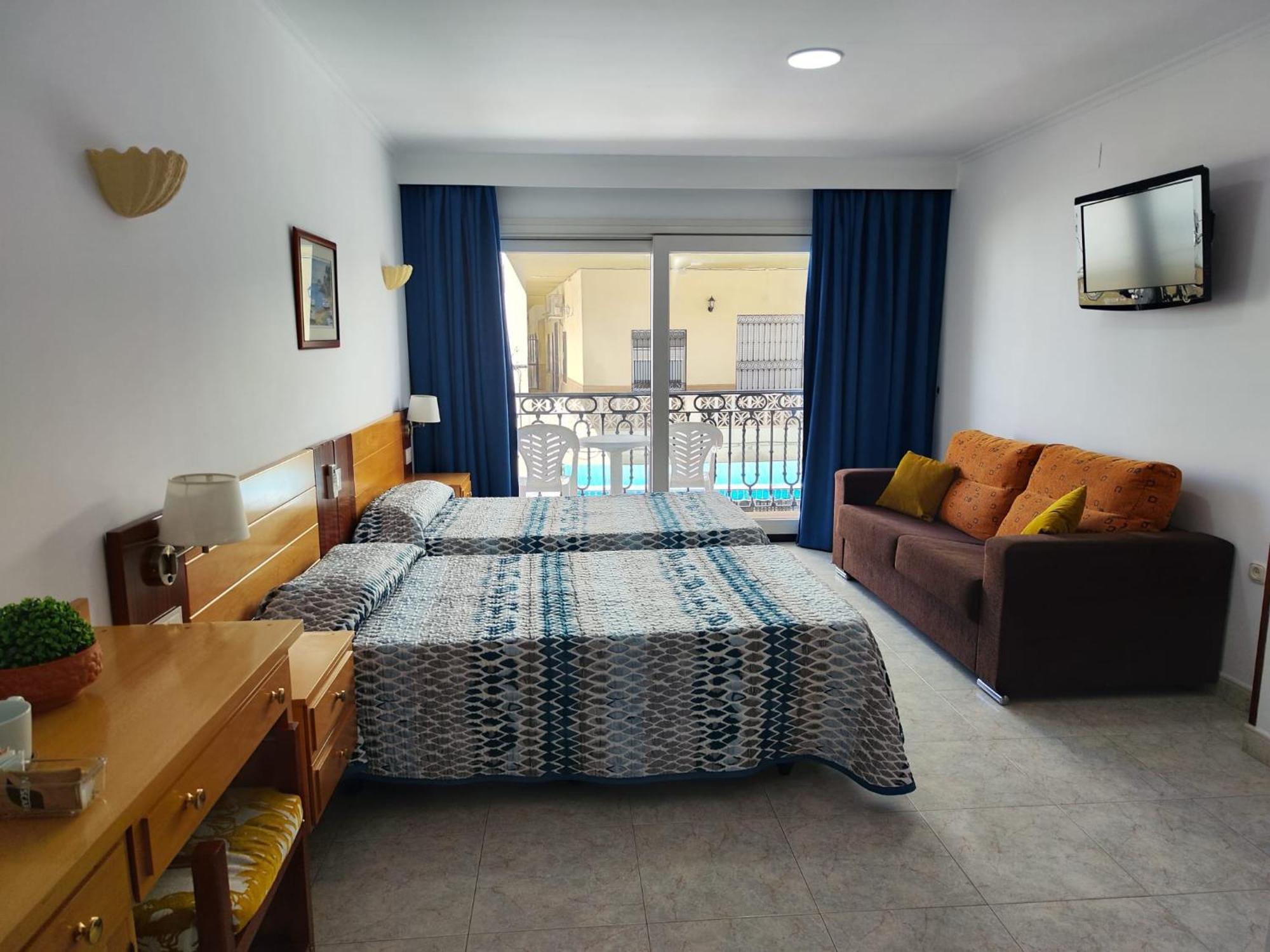 Apartamentos Leonor Carihuela Torremolinos Extérieur photo