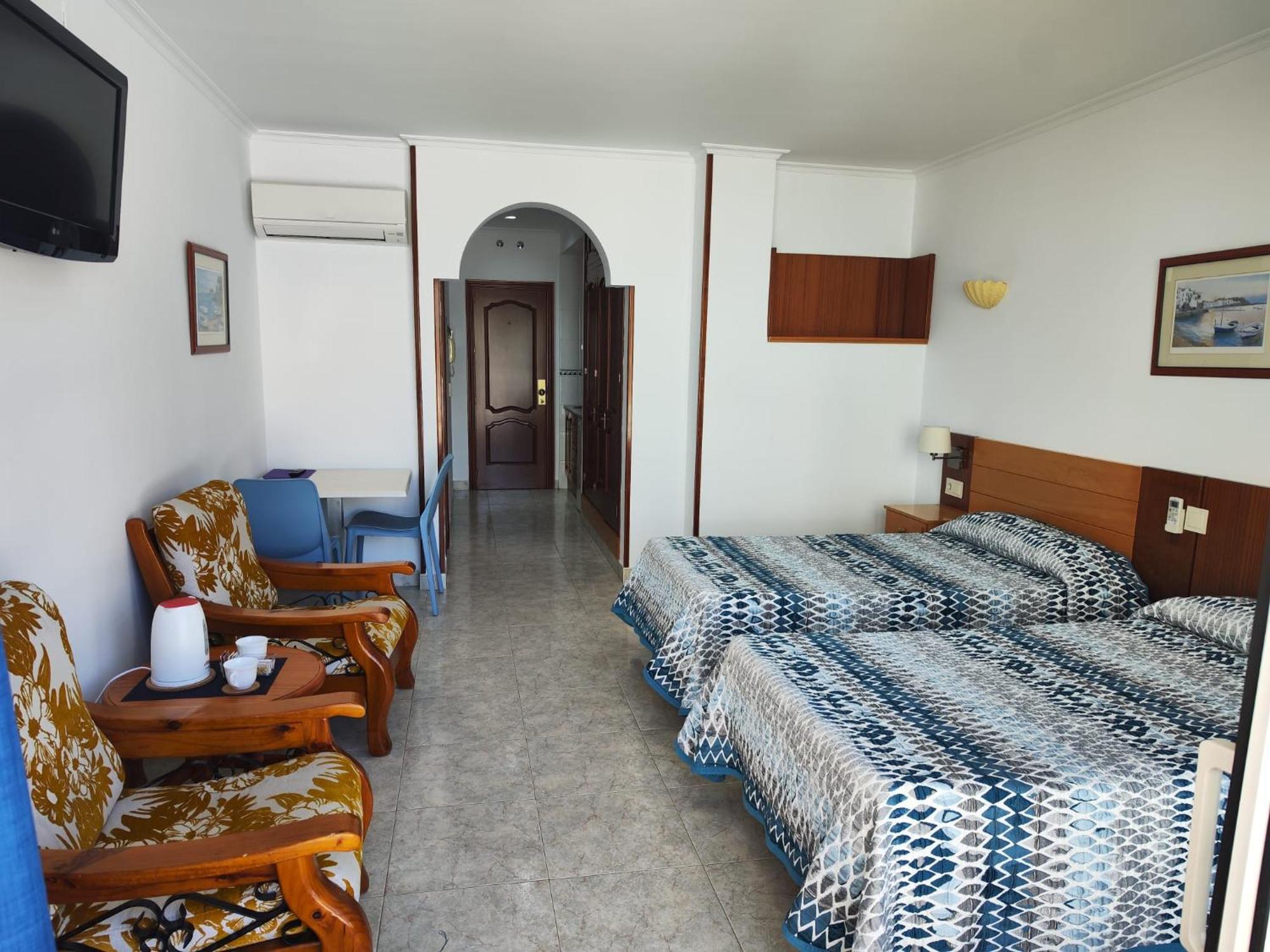 Apartamentos Leonor Carihuela Torremolinos Extérieur photo