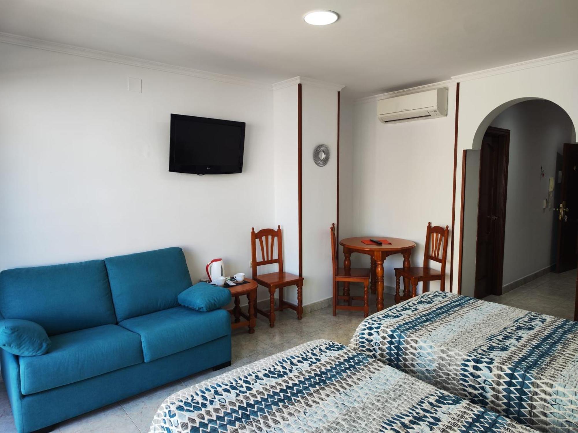 Apartamentos Leonor Carihuela Torremolinos Extérieur photo