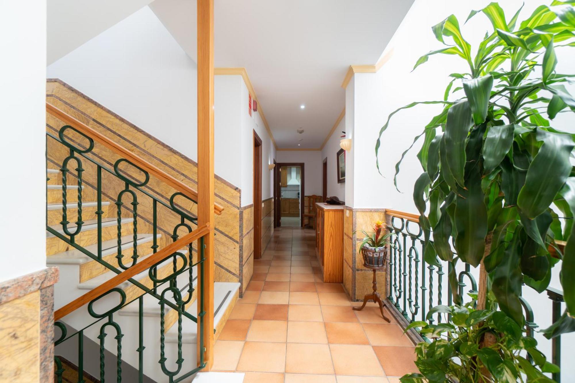 Apartamentos Leonor Carihuela Torremolinos Extérieur photo