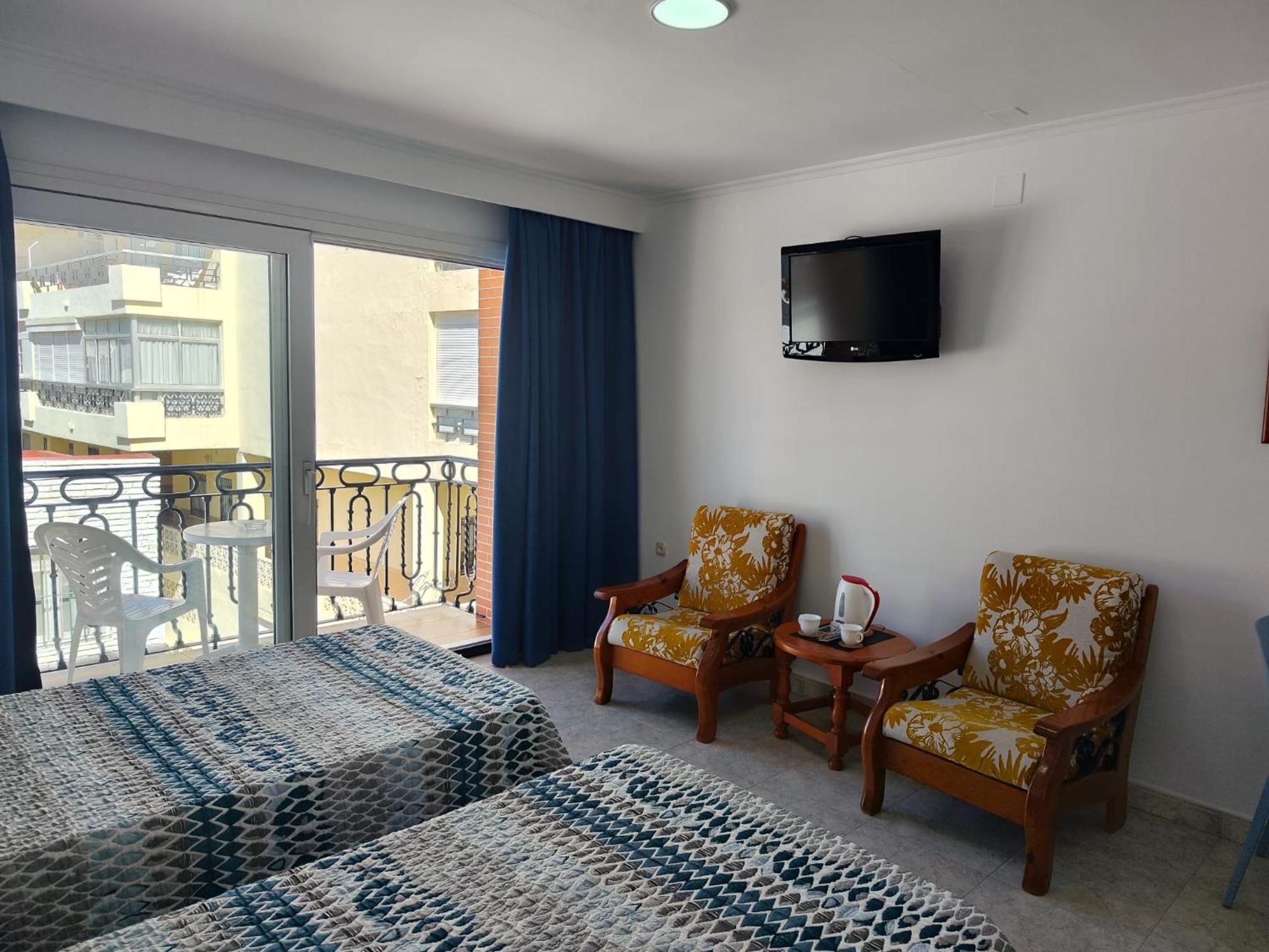 Apartamentos Leonor Carihuela Torremolinos Extérieur photo
