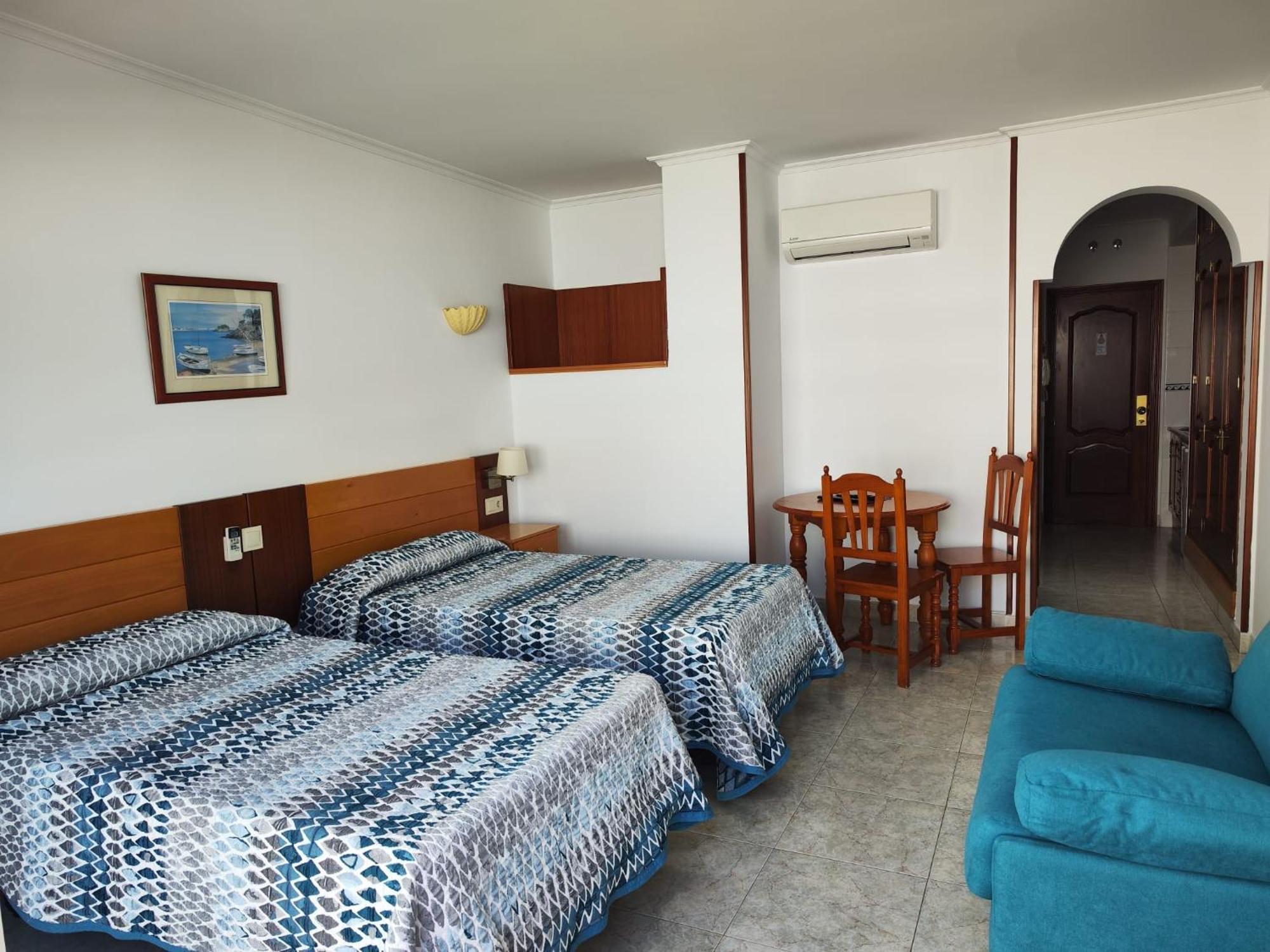 Apartamentos Leonor Carihuela Torremolinos Extérieur photo