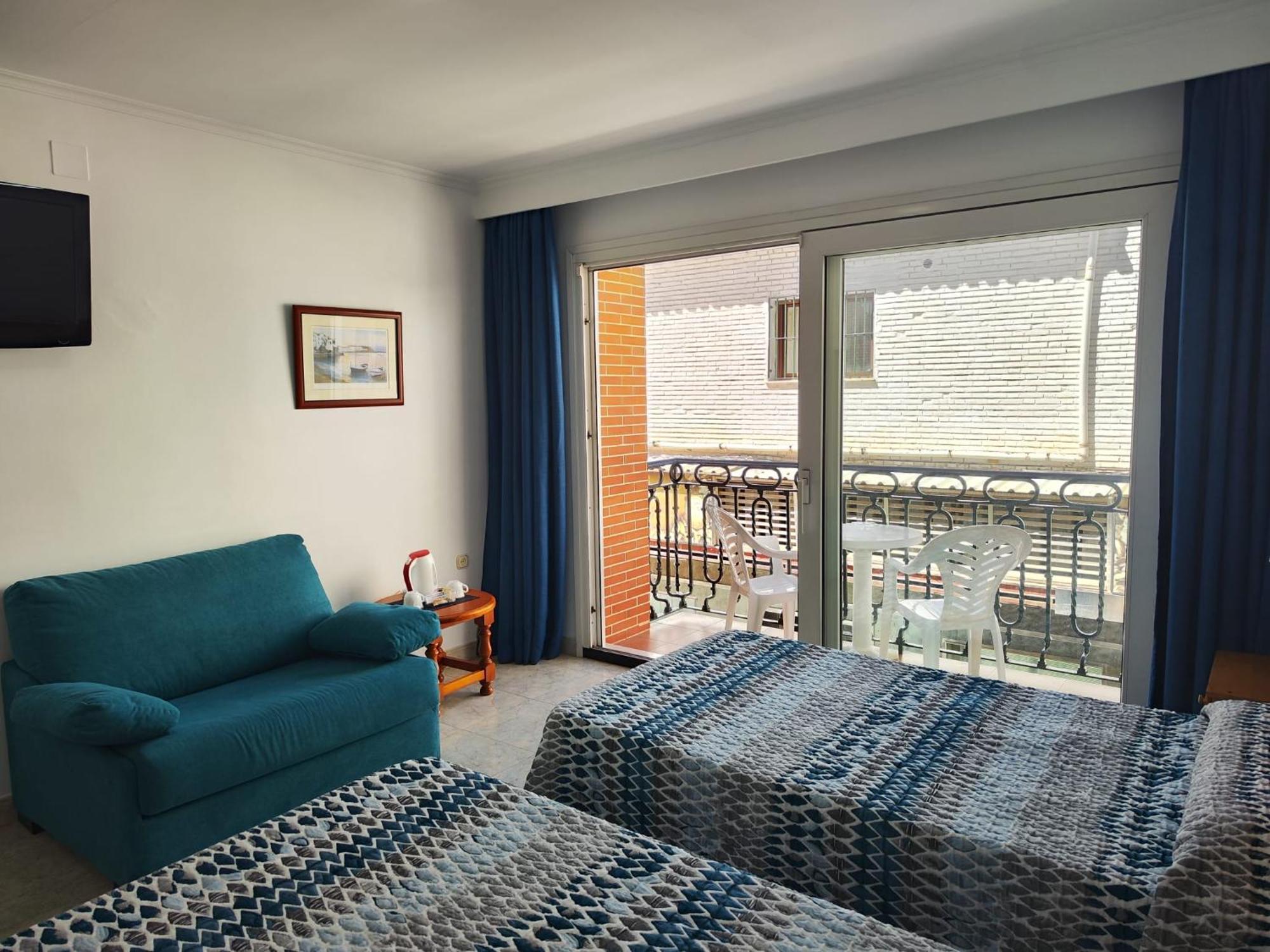 Apartamentos Leonor Carihuela Torremolinos Extérieur photo
