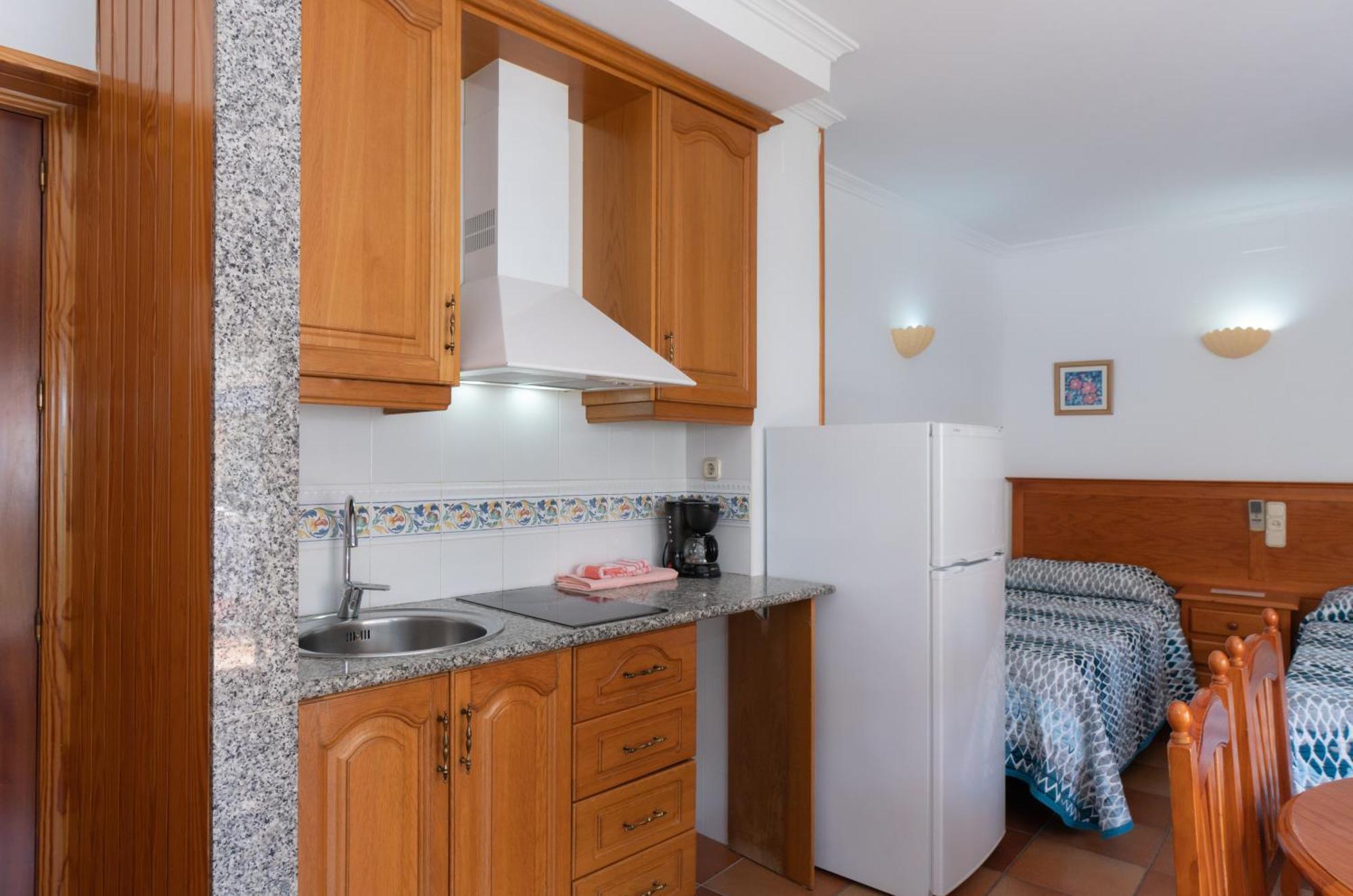 Apartamentos Leonor Carihuela Torremolinos Chambre photo
